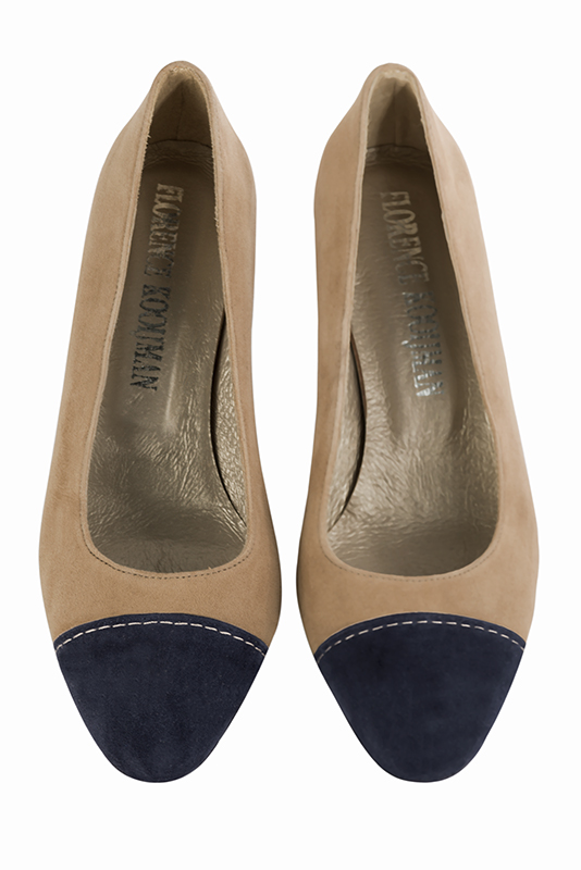 Navy blue and tan beige women's dress pumps, with a round neckline. Round toe. Medium slim heel. Top view - Florence KOOIJMAN